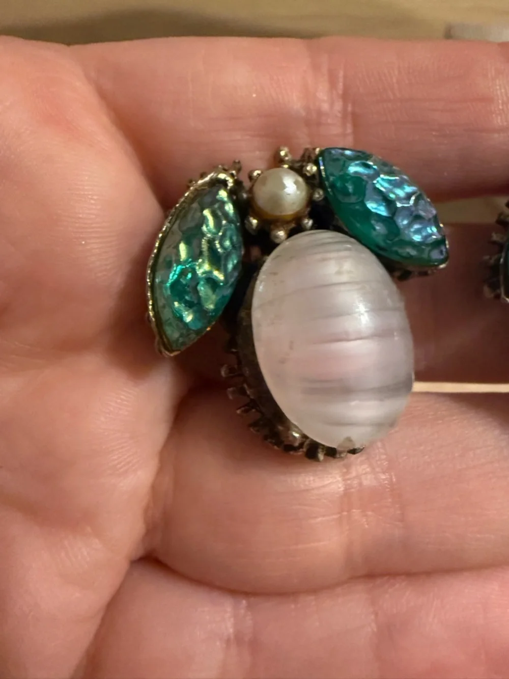 Vintage Silver Tone Clip On Earrings Blue Abalone White Moonstone‎ Faux Pearl